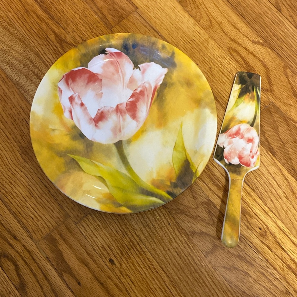 Vintage Tulip Porcelain Plate and Pie Server